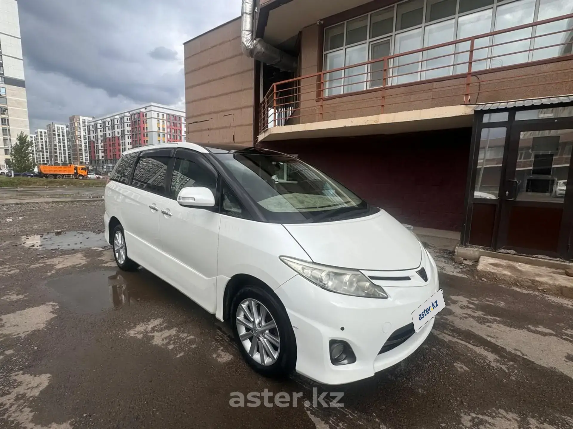 Toyota Estima 2010