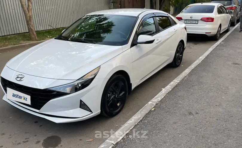 Hyundai Elantra 2021 года за 9 500 000 тг. в Астана