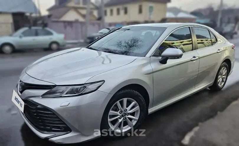 Toyota Camry 2019 года за 11 800 000 тг. в Алматы