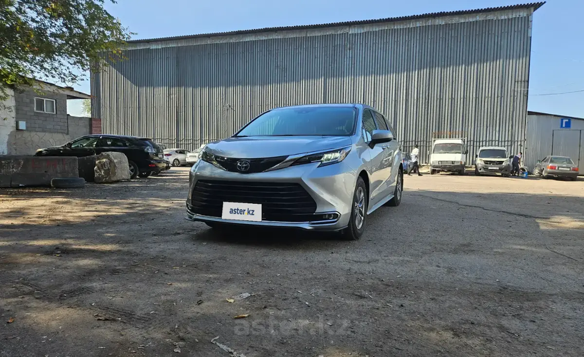 Toyota Sienna 2021 года за 23 500 000 тг. в Алматинская область