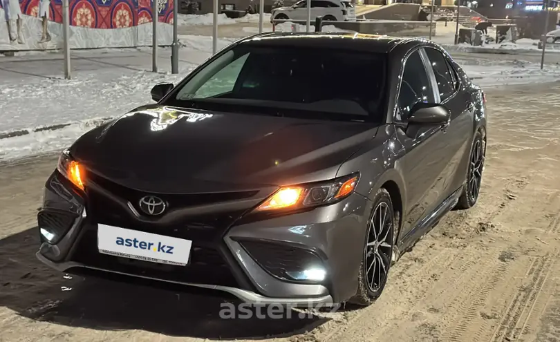 Toyota Camry 2021 года за 13 000 000 тг. в Астана