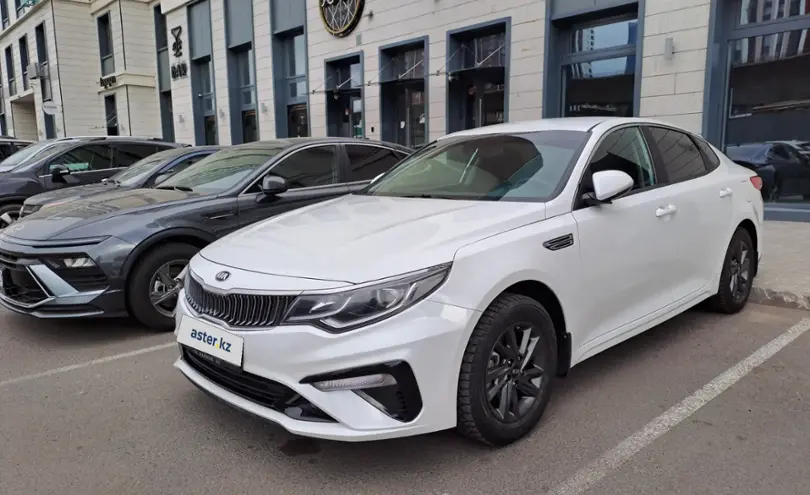 Kia Optima 2019 года за 10 000 000 тг. в Астана