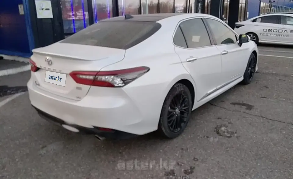 Toyota Camry 2023 года за 27 000 000 тг. в Усть-Каменогорск