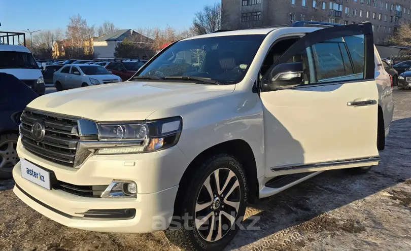 Toyota Land Cruiser 2017 года за 33 500 000 тг. в Астана