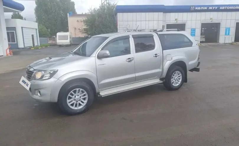 Toyota Hilux 2013 года за 11 990 000 тг. в Акмолинская область