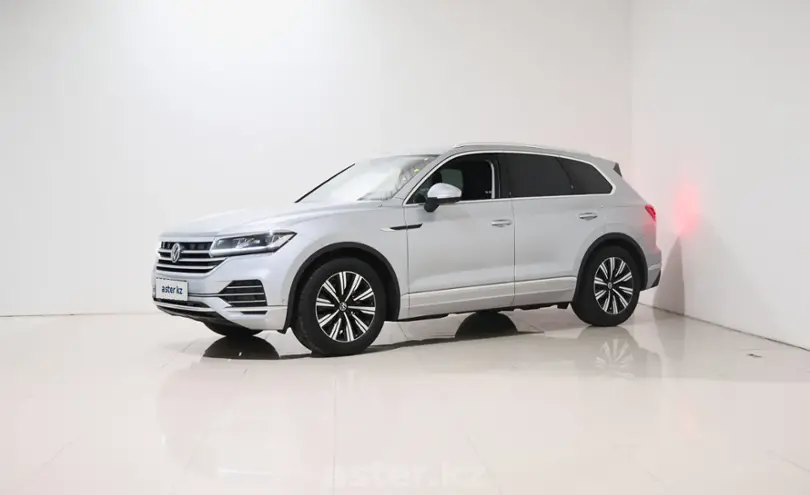 Volkswagen Touareg 2022 года за 28 710 000 тг. в Алматы