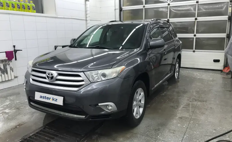 Toyota Highlander 2012 года за 11 000 000 тг. в Астана