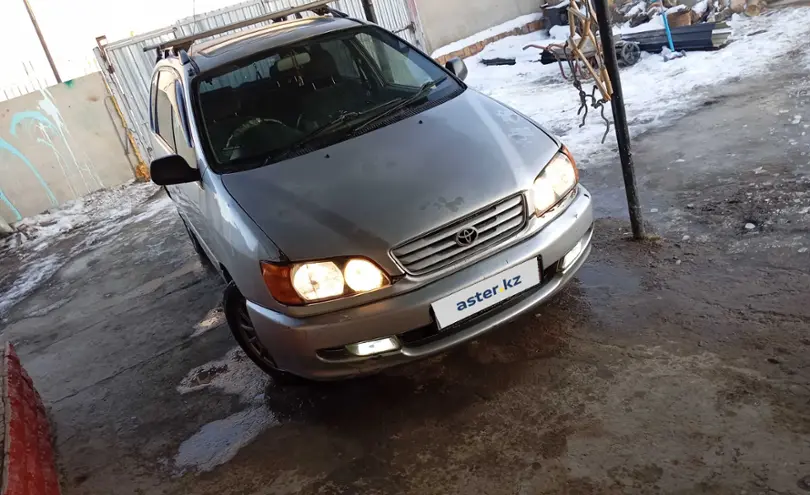 Toyota Ipsum 1996 года за 3 000 000 тг. в Алматы