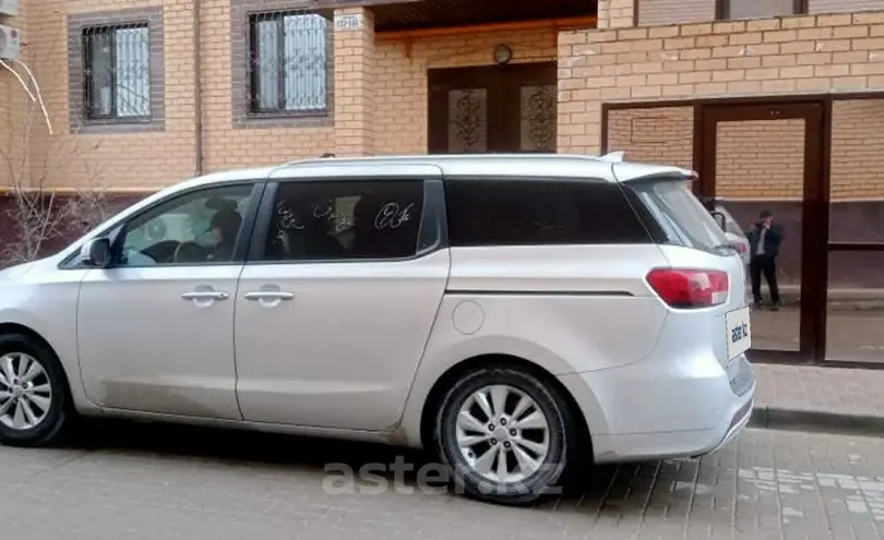 Kia Sedona 2016 года за 10 000 000 тг. в Актобе