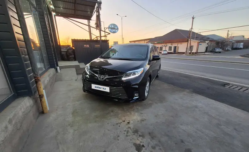 Toyota Sienna 2013 года за 11 000 000 тг. в Шымкент