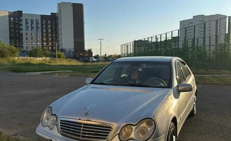 Mercedes-Benz C-Класс 2003 года за 2 700 000 тг. в Астана