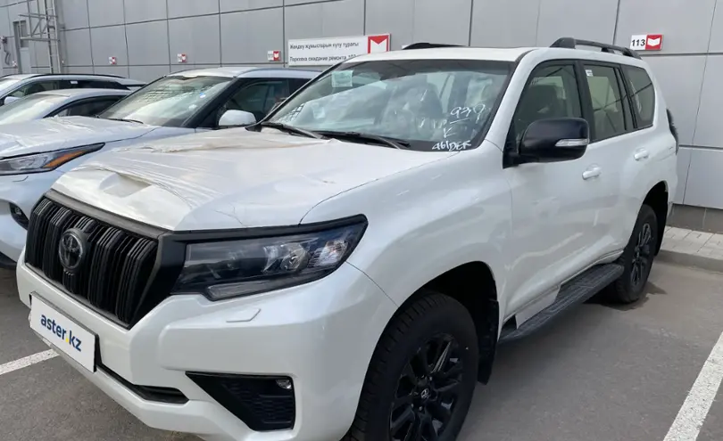 Toyota Land Cruiser Prado 2023 года за 32 500 000 тг. в Астана