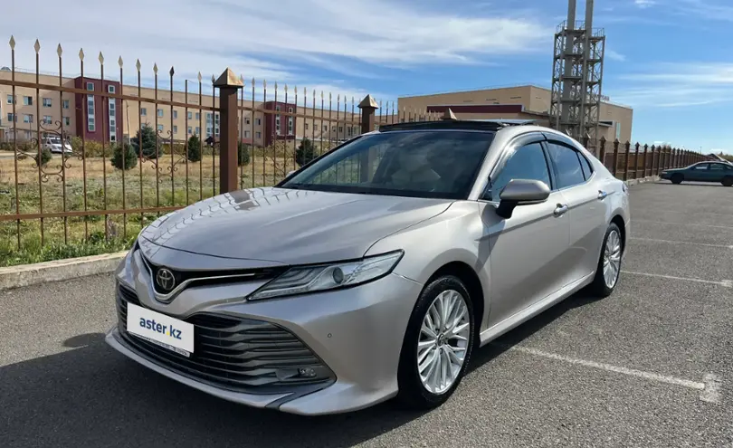 Toyota Camry 2019 года за 13 000 000 тг. в Алматы