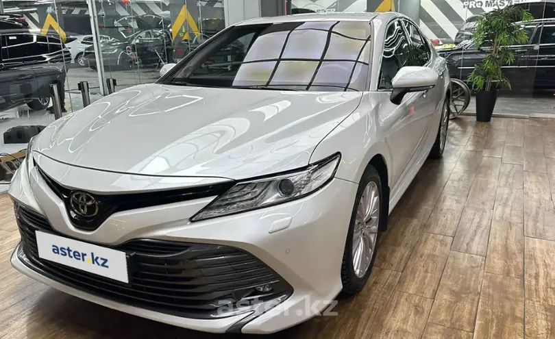 Toyota Camry 2019 года за 15 500 000 тг. в Алматы