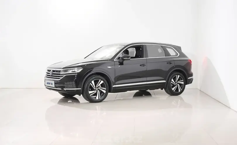 Volkswagen Touareg 2022 года за 26 900 000 тг. в Алматы