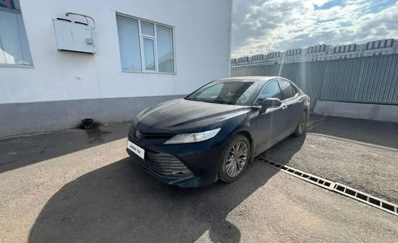 Toyota Camry 2019 года за 14 500 000 тг. в Астана