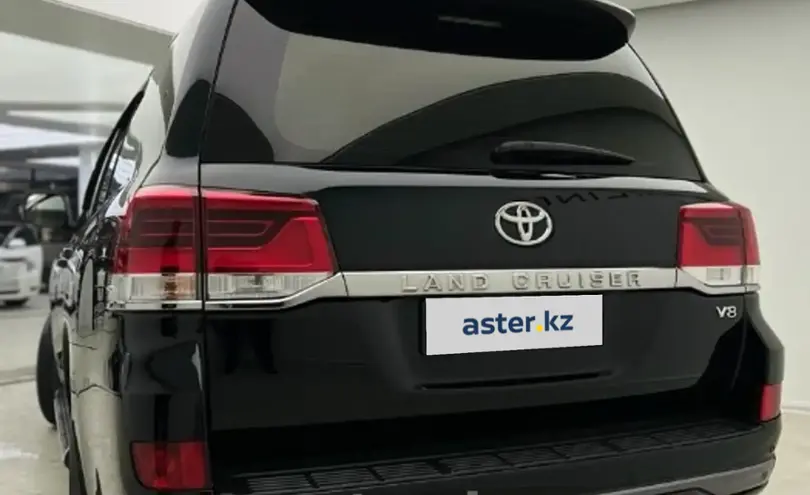 Toyota Land Cruiser 2015 года за 29 000 000 тг. в Шымкент