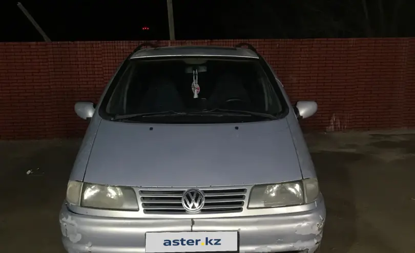 Volkswagen Sharan 1996 года за 2 500 000 тг. в Шымкент