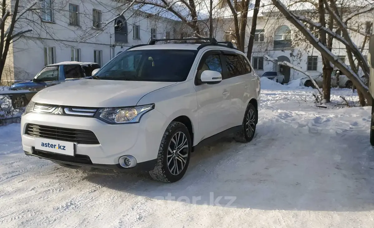 Купить Mitsubishi Outlander 2014 года в Восточно-Казахстанской области,  цена 9000000 тенге. Продажа Mitsubishi Outlander в Восточно-Казахстанской  области - Aster.kz. №c1010460