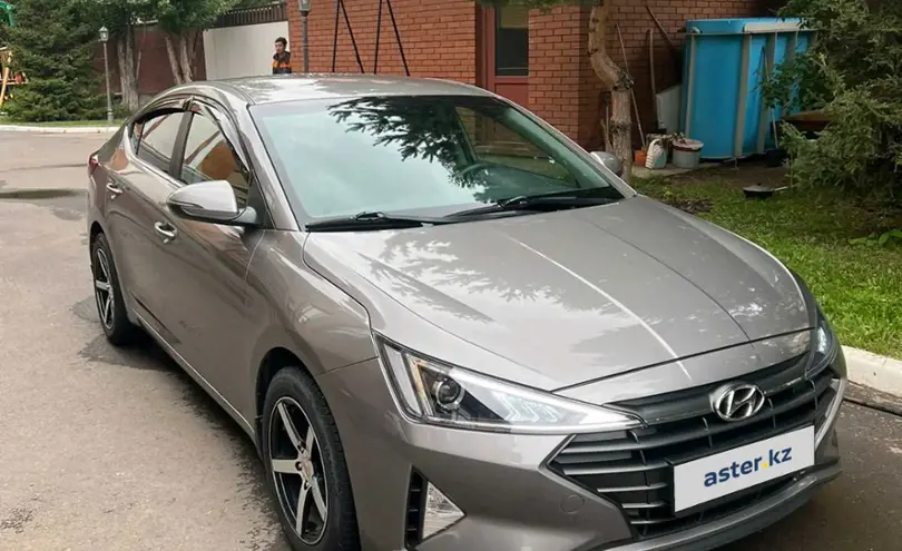 Hyundai Elantra 2019 года за 9 500 000 тг. в Тараз