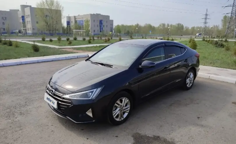 Hyundai Elantra 2019 года за 8 600 000 тг. в Астана