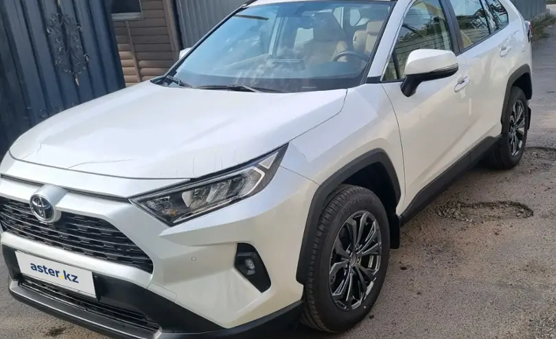 Toyota RAV4 2022 года за 19 500 000 тг. в Алматы