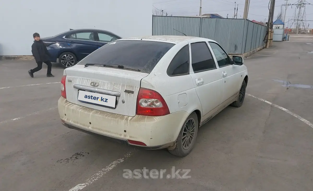 Купить LADA (ВАЗ) Priora 2013 года в Атырау, цена 2000000 тенге. Продажа LADA (ВАЗ) Priora в Атырау - Aster.kz. №c1025199 LADA (ВАЗ) Priora 2013 года за 2 000 000 тг. в Атырау - фото 2
