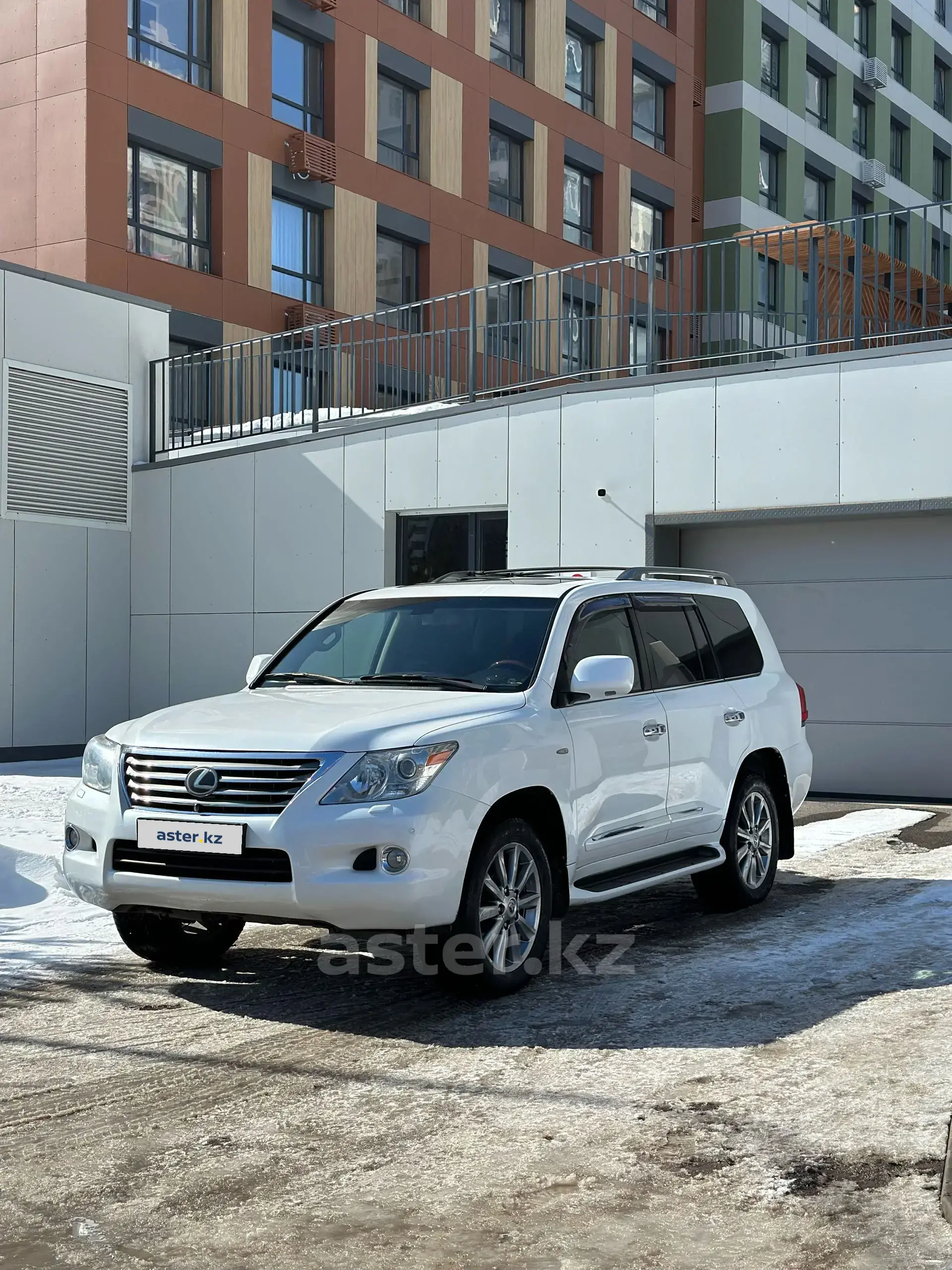 Lexus LX 2010