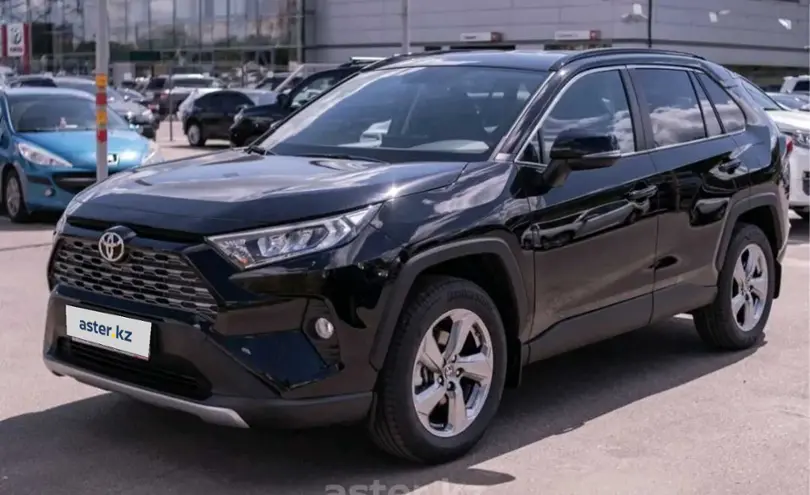Toyota RAV4 2021 года за 17 500 000 тг. в Павлодарская область