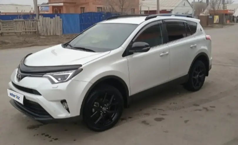 Toyota RAV4 2019 года за 12 500 000 тг. в Атырауская область