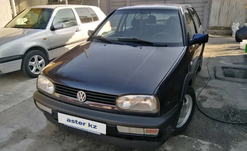 Volkswagen Golf 1994 года за 2 100 000 тг. в null