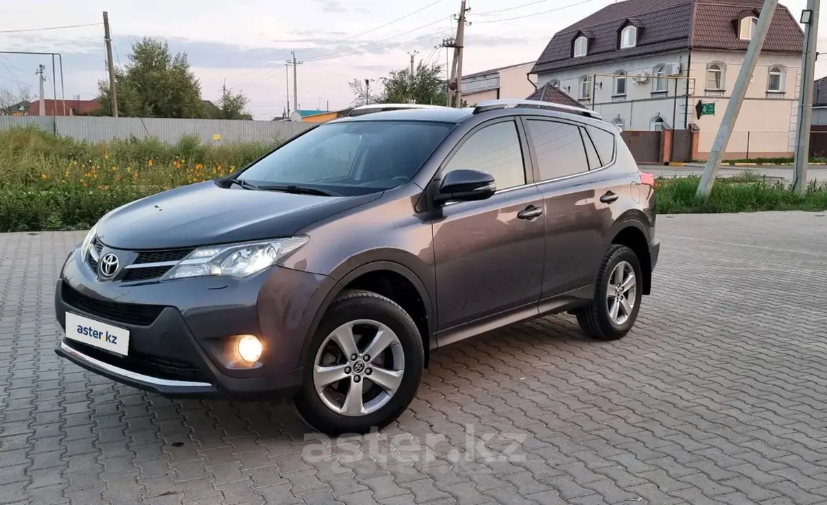 Купить Toyota RAV4 2015 года в Западно-Казахстанской области, цена 10850000  тенге. Продажа Toyota RAV4 в Западно-Казахстанской области - Aster.kz.  №c1029232