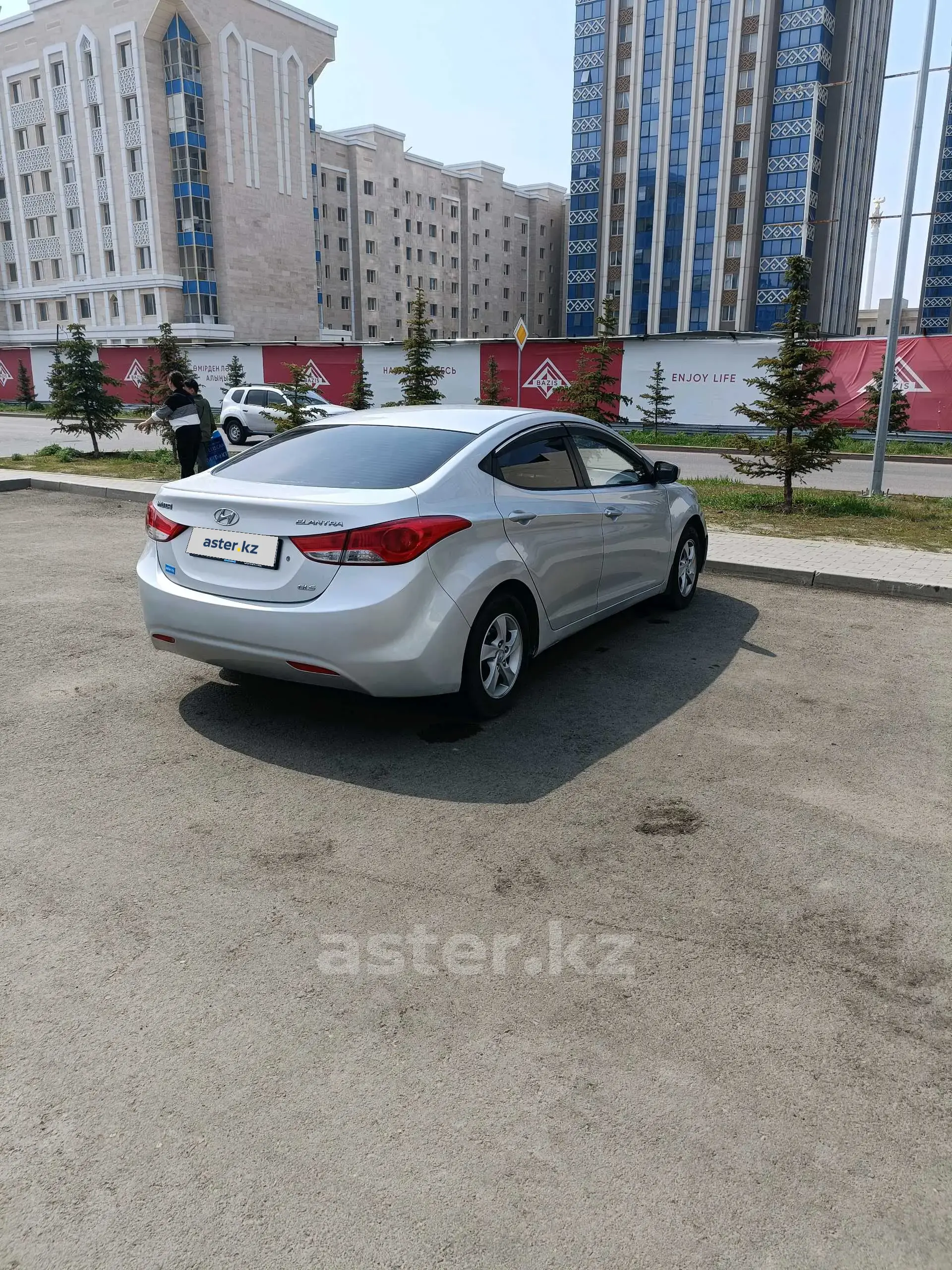 Hyundai Elantra 2012