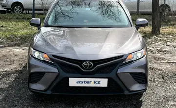Toyota Camry 2020 года за 14 500 000 тг. в Алматы фото 2