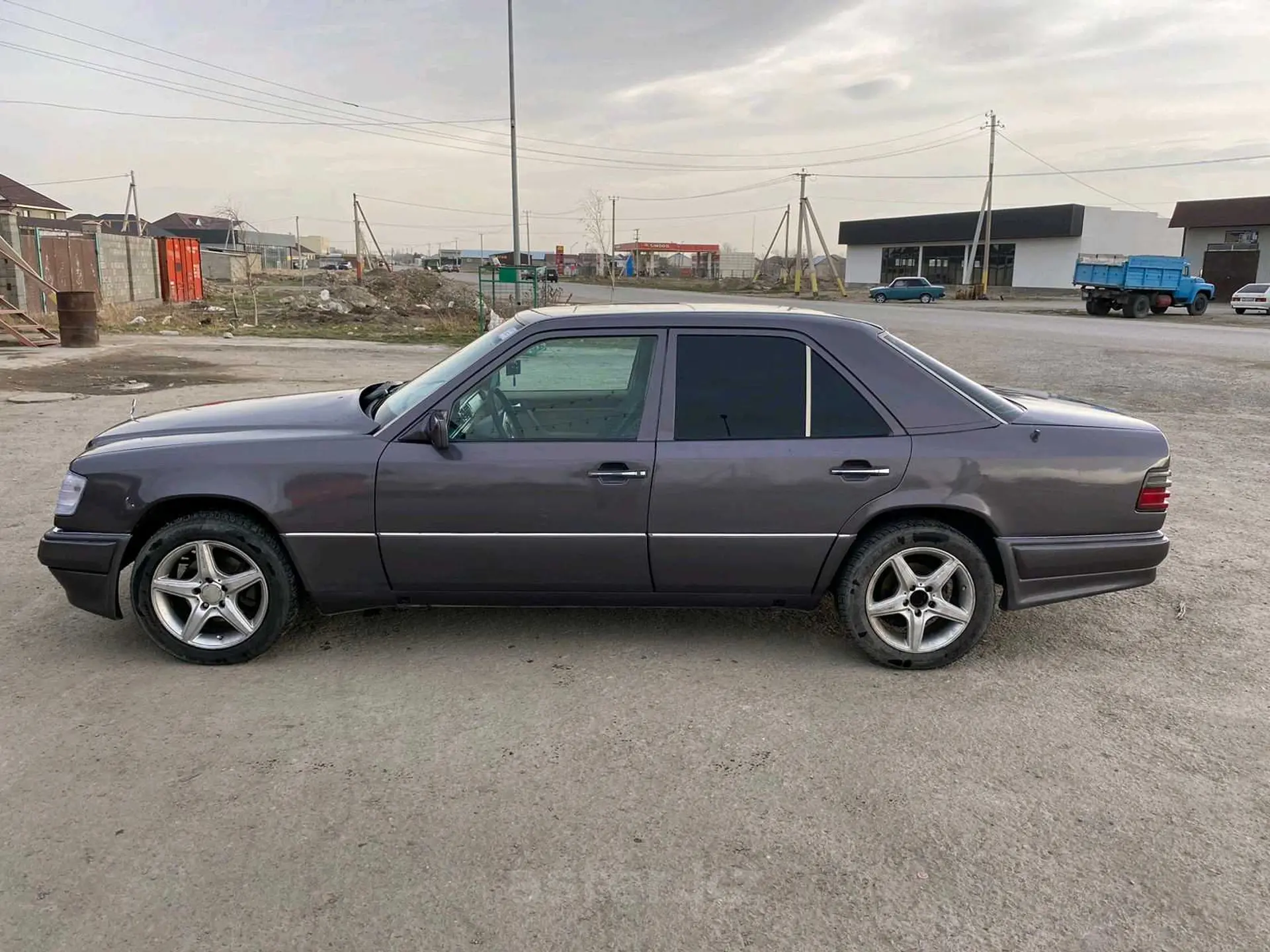 Mercedes-Benz E-Класс 1993