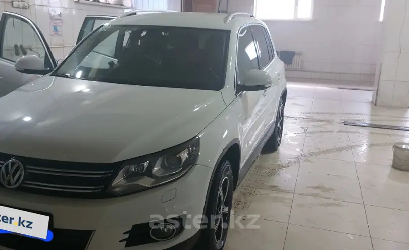 Volkswagen Tiguan 2015 года за 9 300 000 тг. в Актюбинская область