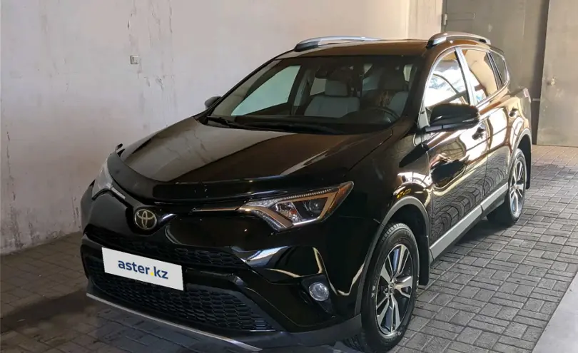 Toyota RAV4 2018 года за 13 110 000 тг. в Караганда