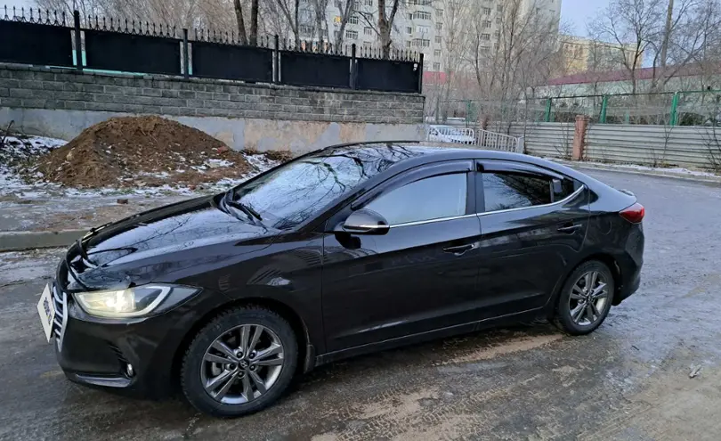 Hyundai Elantra 2018 года за 8 000 000 тг. в Астана