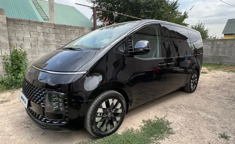 Hyundai Staria 2023 года за 28 000 000 тг. в null