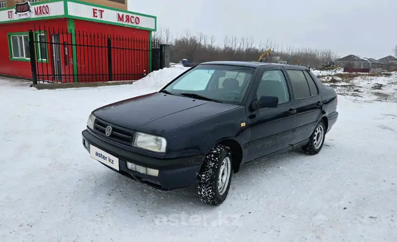 Volkswagen Vento 1994 года за 1 300 000 тг. в Астана