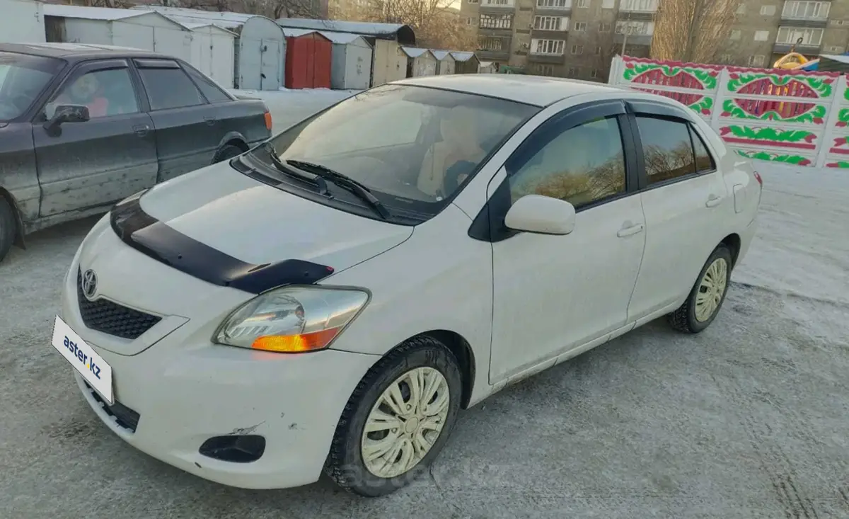 Toyota Yaris 2010 года за 4 500 000 тг. в Семей