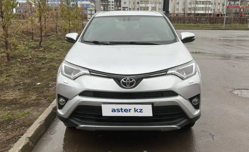 Toyota RAV4 2018 года за 12 500 000 тг. в Астана