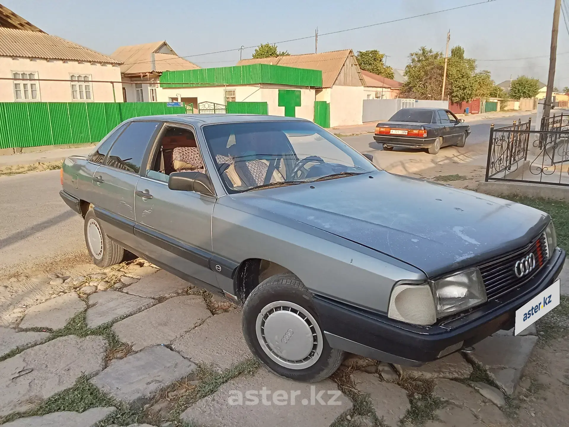 Audi 100 1983