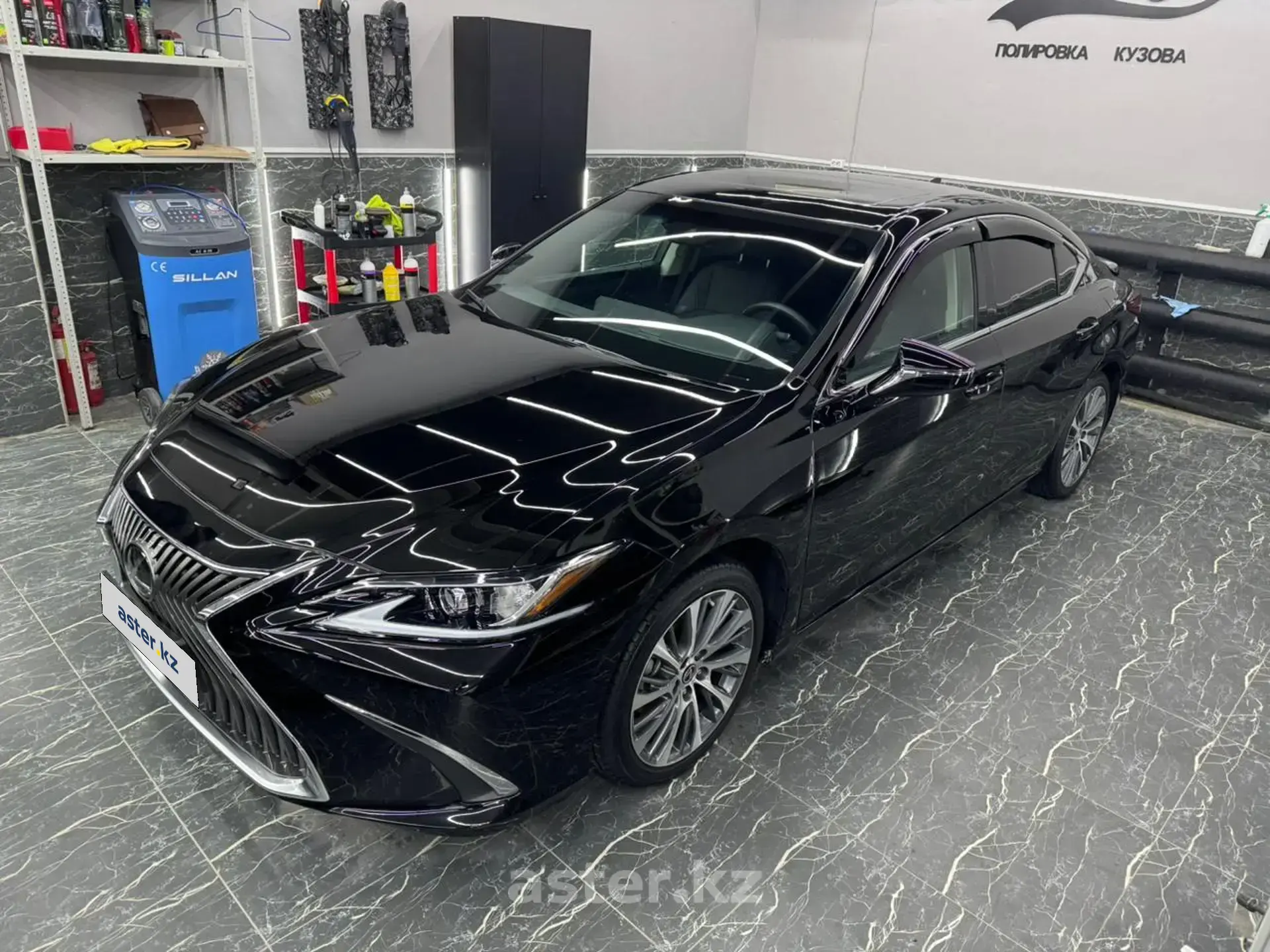 Lexus ES 2021