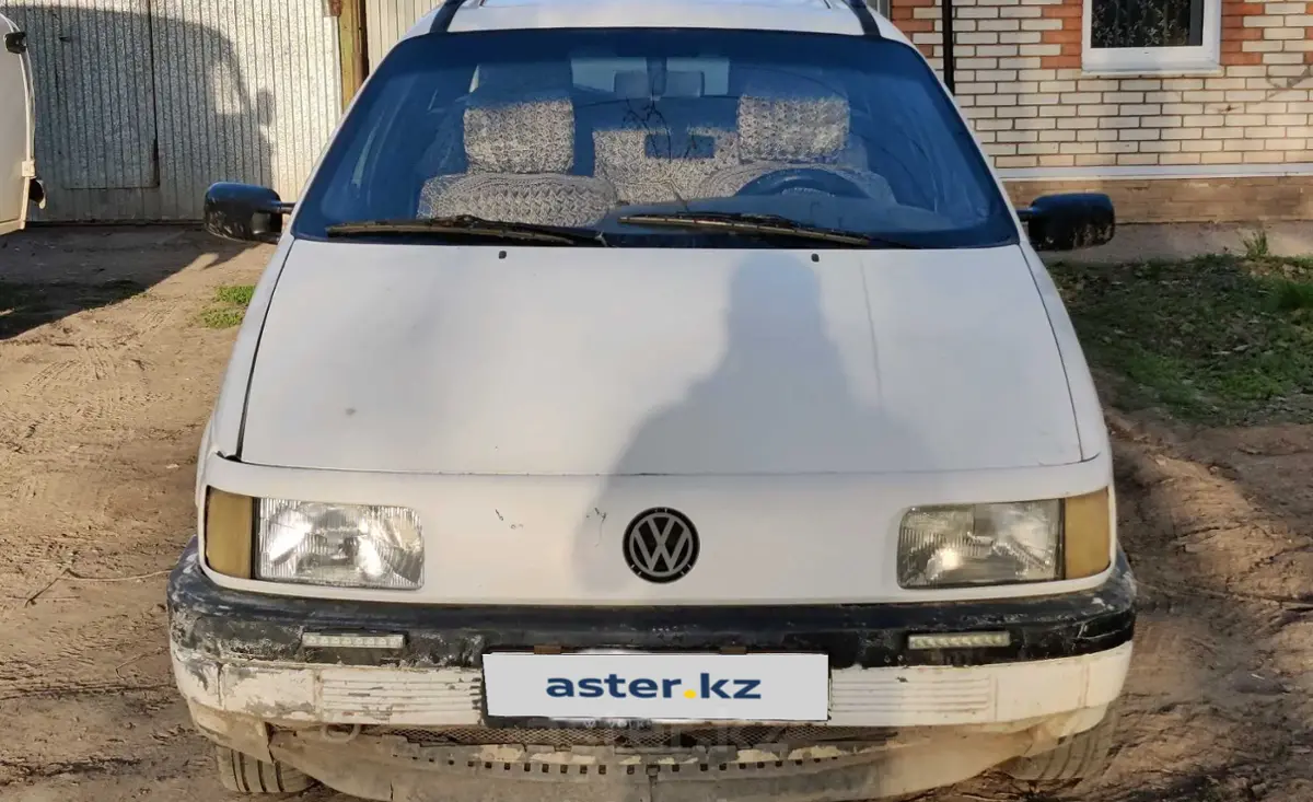 Купить Volkswagen Passat 1993 года в Уральске, цена 1600000 тенге. Продажа  Volkswagen Passat в Уральске - Aster.kz. №c1042120