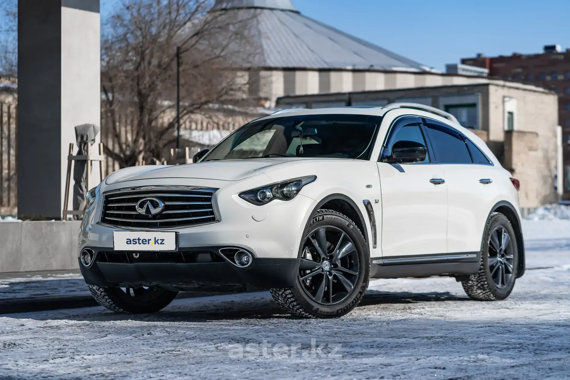 Infiniti QX70 2014