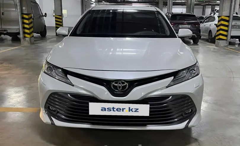 Toyota Camry 2019 года за 16 500 000 тг. в Астана