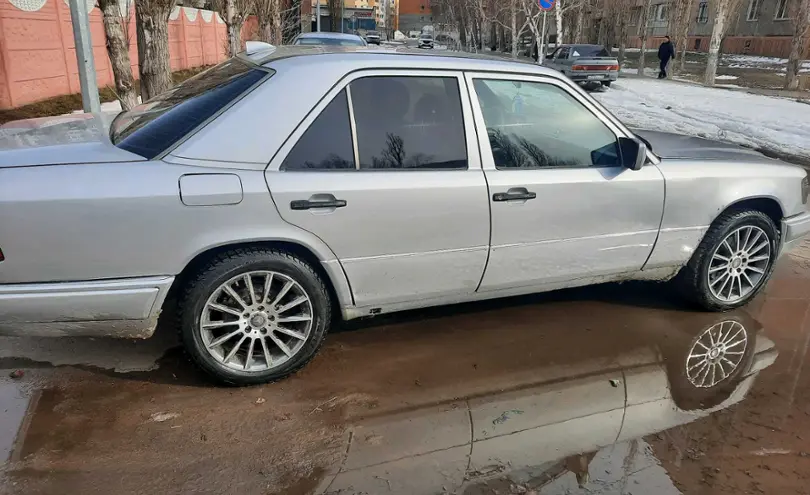 Mercedes-Benz E-Класс 1994 года за 2 200 000 тг. в Павлодарская область