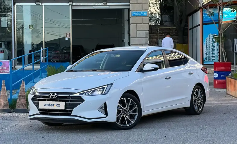 Hyundai Elantra 2019 года за 10 000 000 тг. в Шымкент