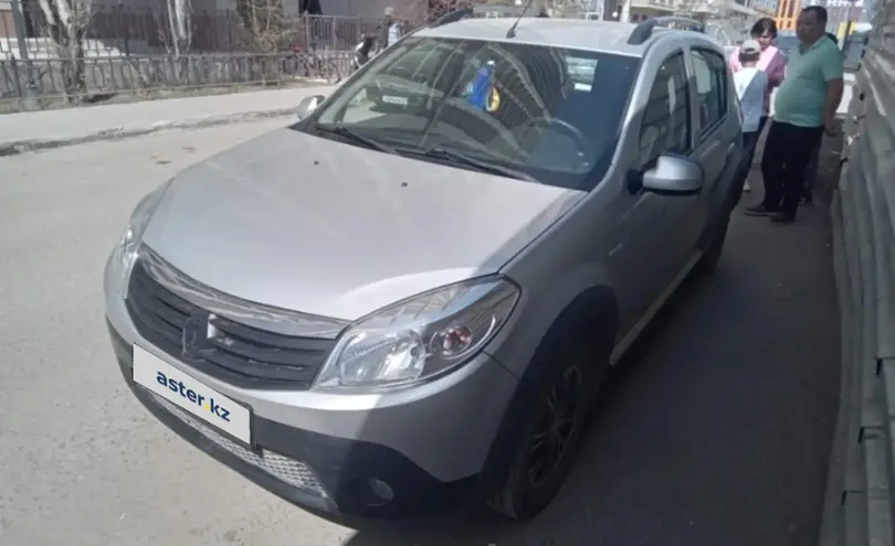 Renault Sandero 2013 года за 3 500 000 тг. в Астана